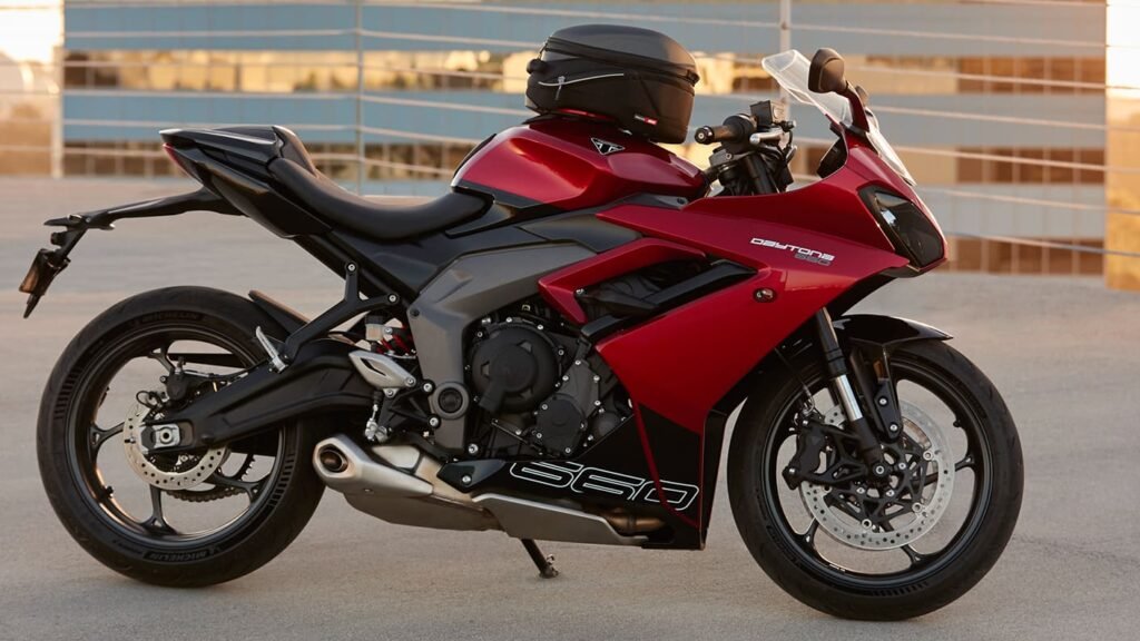 Triumph Daytona 660 स्पोर्ट बाइक फीचर्स और सेफ्टी