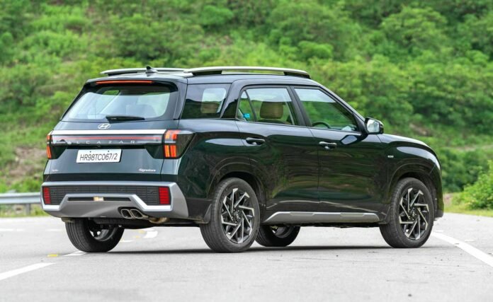 Hyundai की नई चाल! 2025 Alcazar का Corporate Diesel
