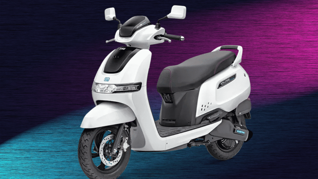 TVS iQube ने मचाया धूम! Budget में मिले दमदार Electric Scooter