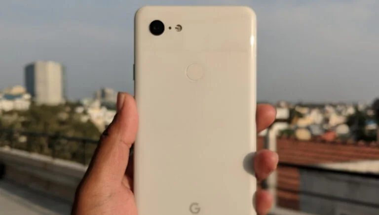 बैटरी और कनेक्टिविटी